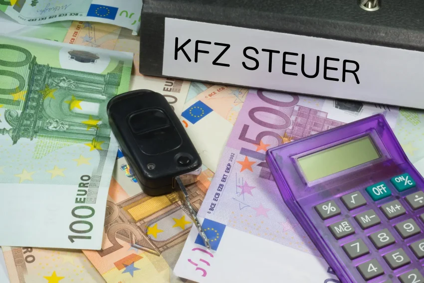 Balance Finanzen und Wohlbefinden mit Steuerrechner Autos und Gesundheitssprüchen Kurz